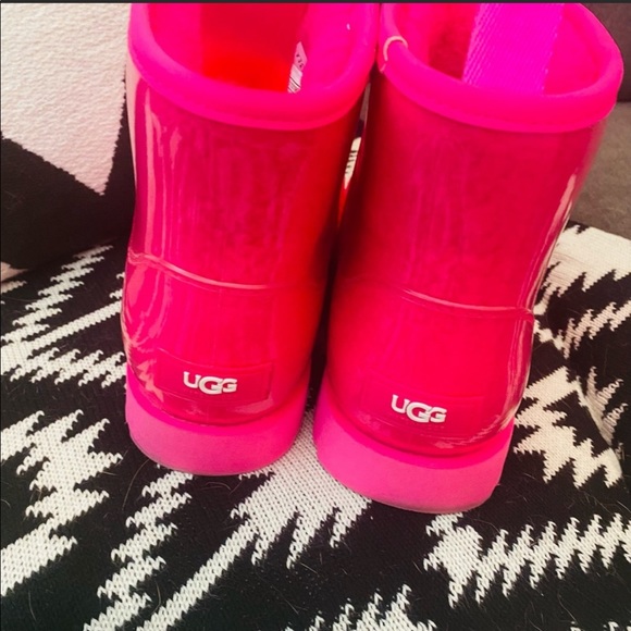 UGG Classic Clear Mini Dragon Fruit 7 - Picture 4 of 5